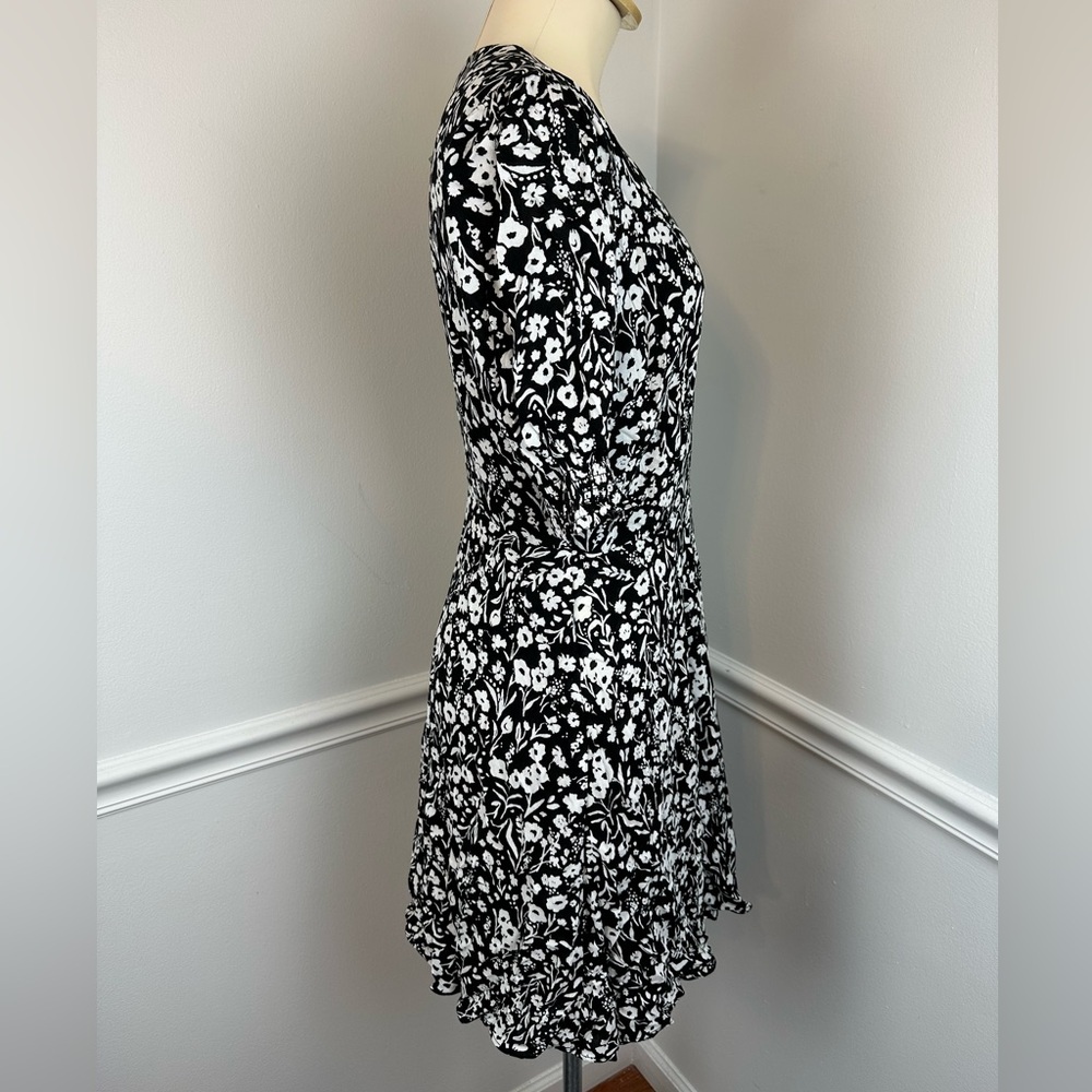 BANANA REPUBLIC Black & White Print Wrap Mini Dress NWT | Size 10 - Picture 11 of 16